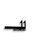 Nowoczesna-tabliczka-adresowa-z-czarnego-Dibondu-numer-domu-i-nazwa-ulicy