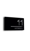 Podswietlana-tabliczka-adresowa-LED-z-frezowanego-czarnego-Dibondu-nowoczesny-numer-domu