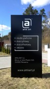 pylon-reklamowy-podswietlany-led-dibond-czarny