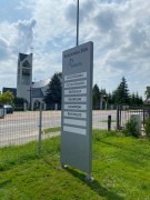 pylon-reklamowy-medyczny-szary-centrum-rehabilitacji