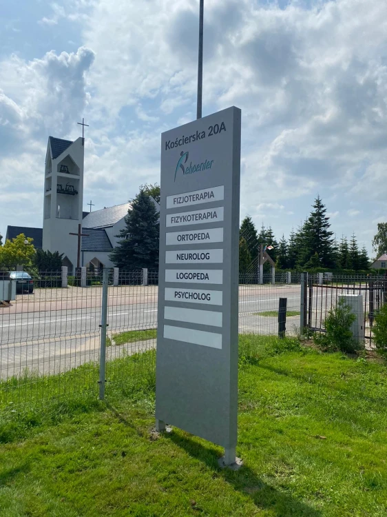 pylon-reklamowy-medyczny-szary-centrum-rehabilitacji